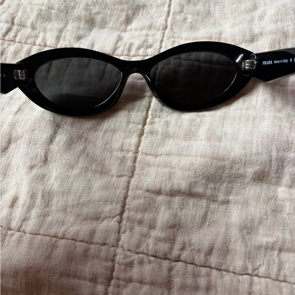Prada Milano Sunglasses W/Case Black PR 26ZS 16K08Z Oval Cat Eye Made In Italy - Picture 7 of 11